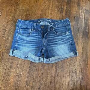 Size 6 American Eagle Outfitters Dark Wash Super Stretch Midi Cuffed Jean Shorts